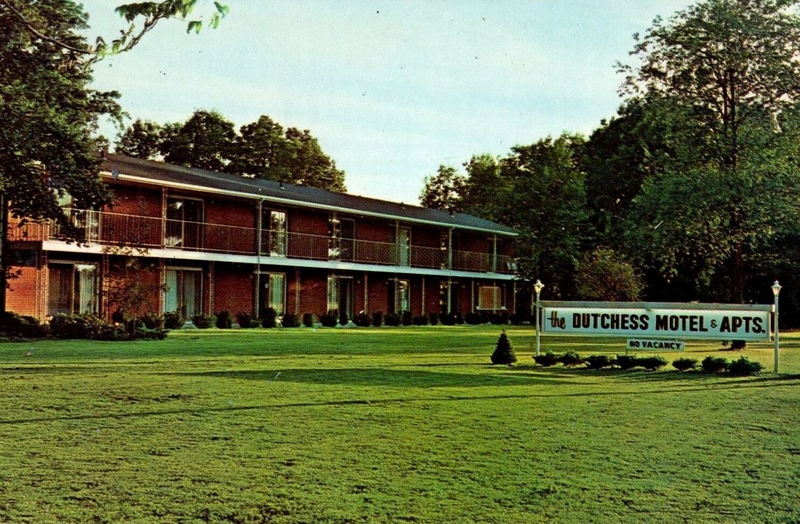 Dutchess Motel & Apartments - Vintage Postcard